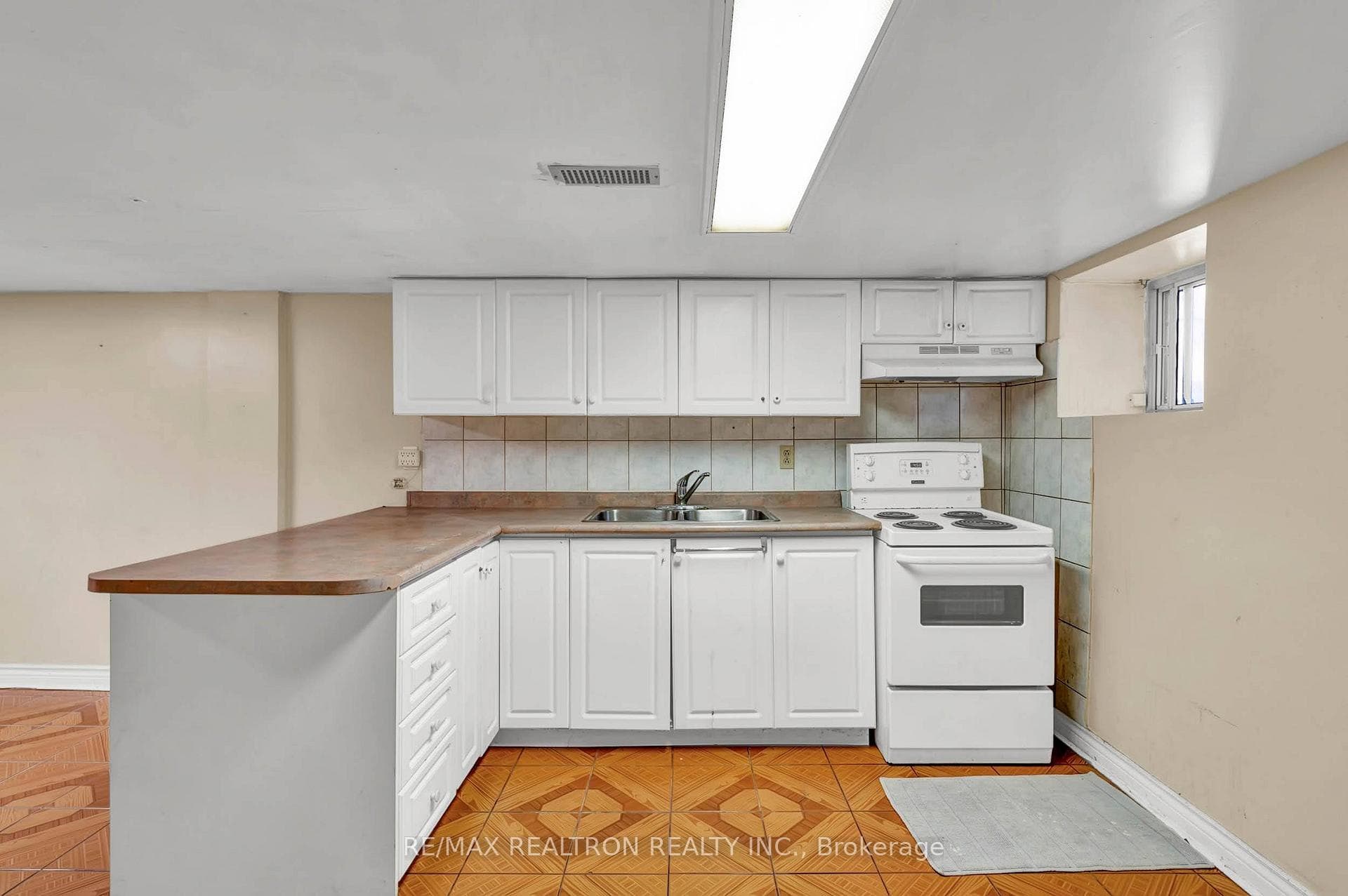 161 Perth Avenue photo 25