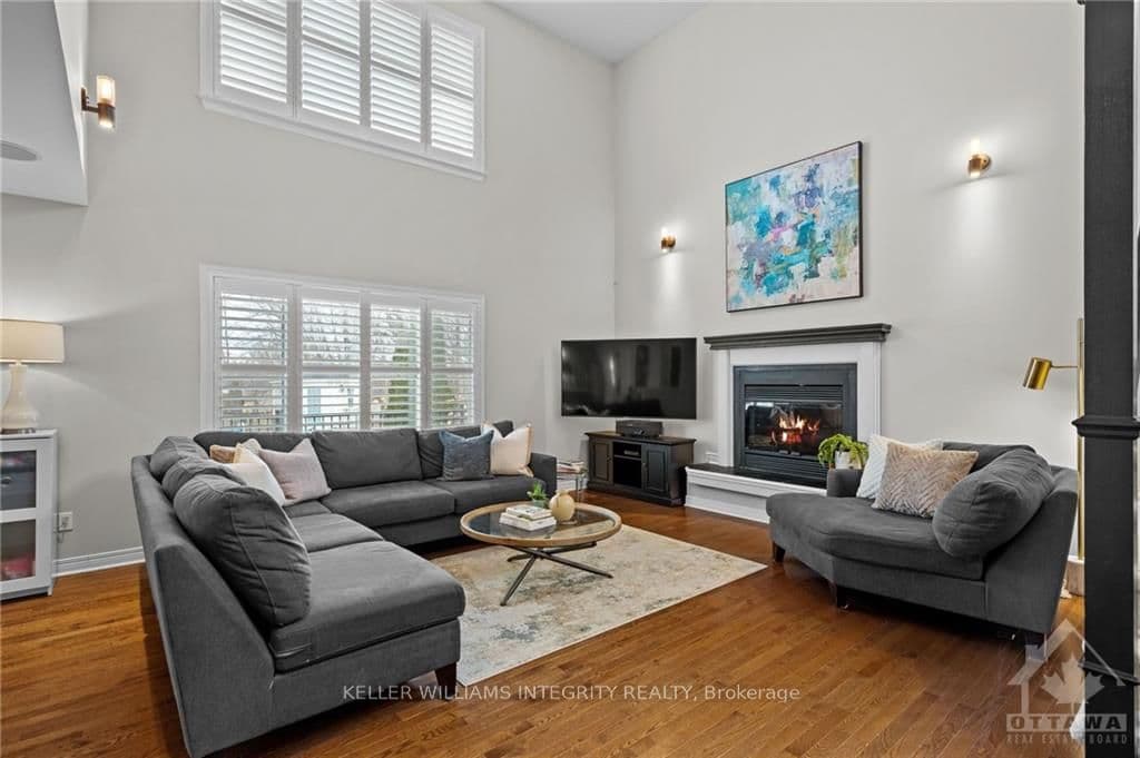 48 MARY HILL Crescent photo 3