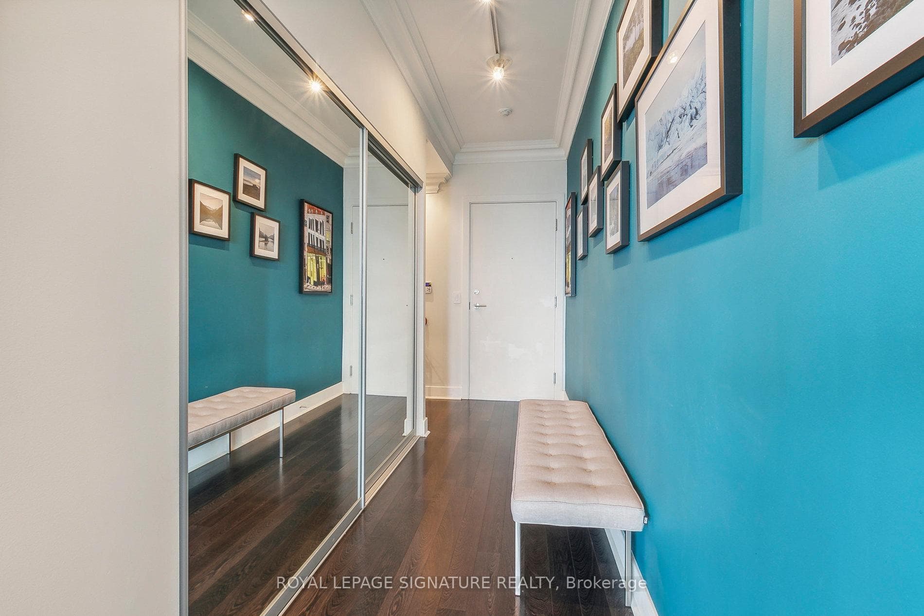 FRONT ENTRY TO SUITE 1906 - MIRRORED
