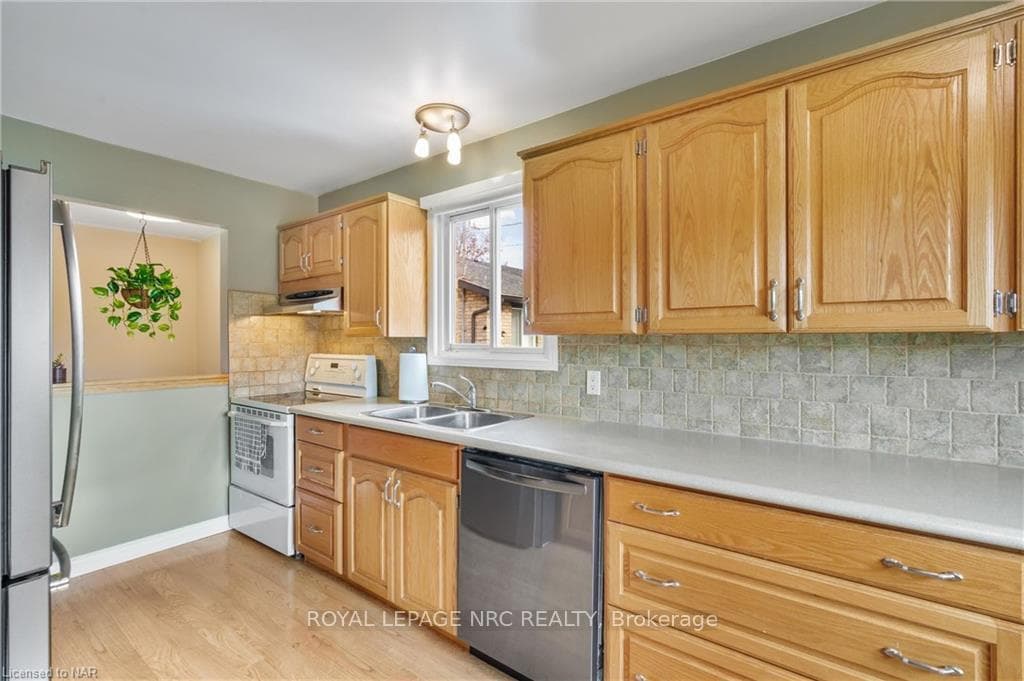 224 RYKERT Street photo 12