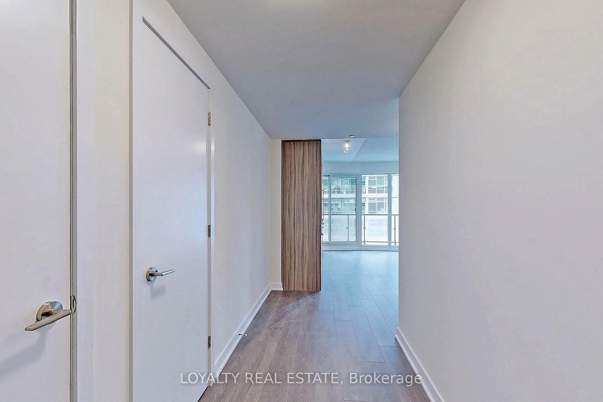 2221 Yonge Street Unit 1705 photo 28