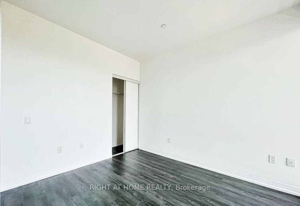 251 Jarvis Street Unit 1017 photo 8