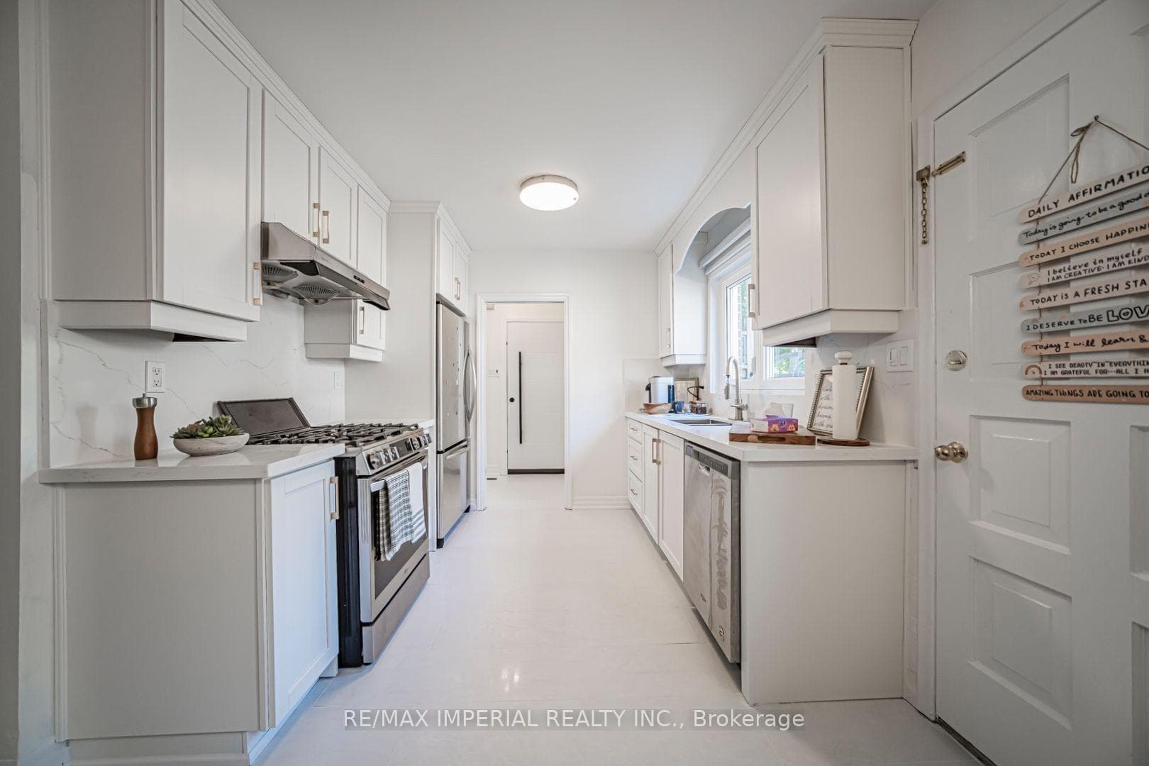 4 Quincy Crescent photo 18