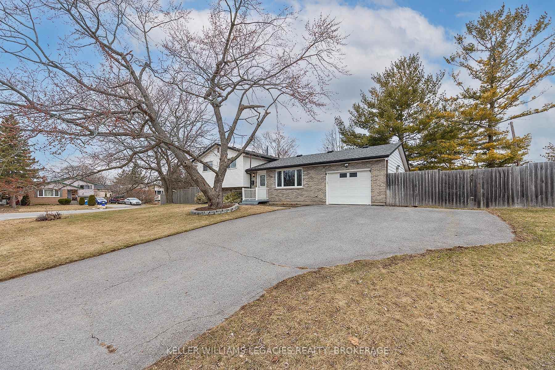900 DANBURY Road photo 3