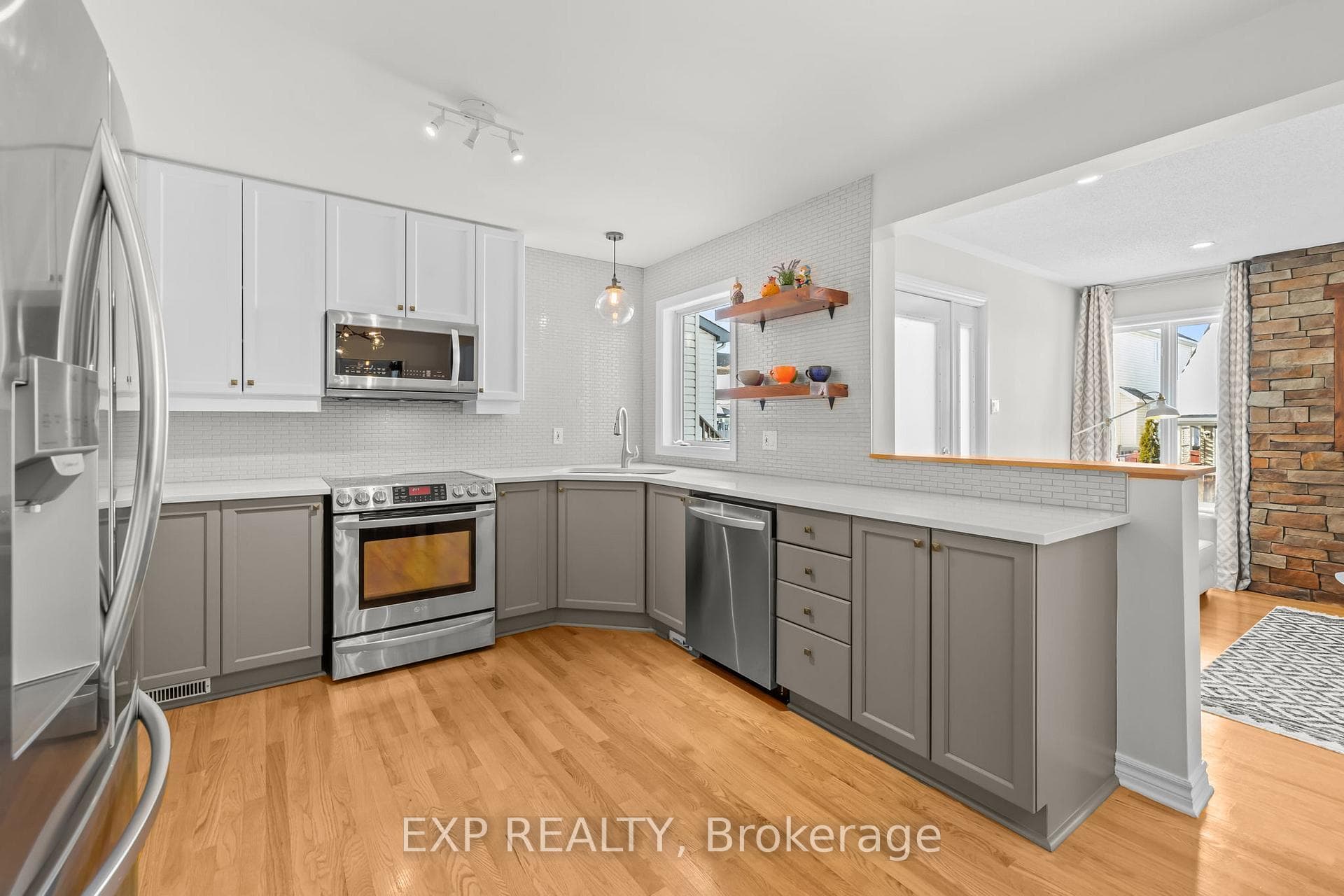 243 Deerfox Drive photo 11