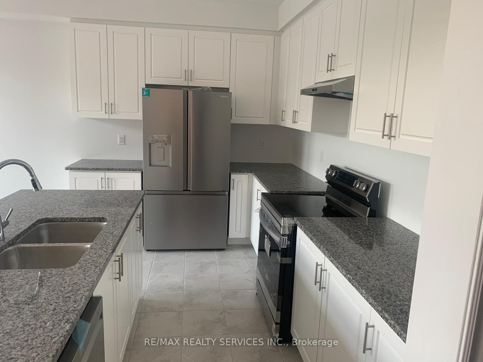 136 Thicketwood Avenue photo 16