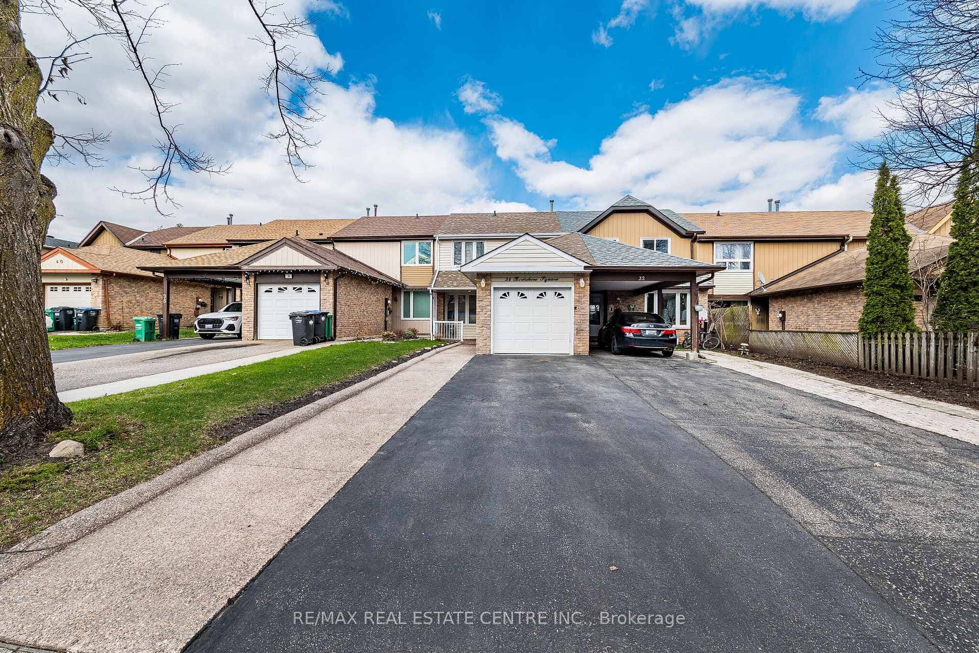34 Berkshire Square photo 1