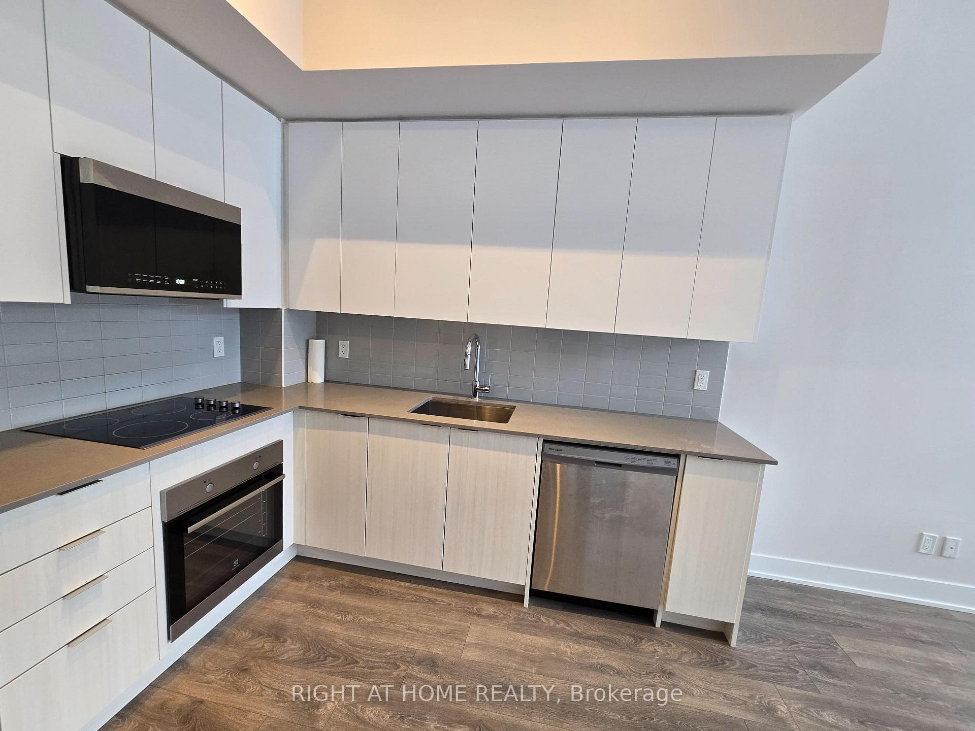 2485 Taunton Road Unit 354 photo 14