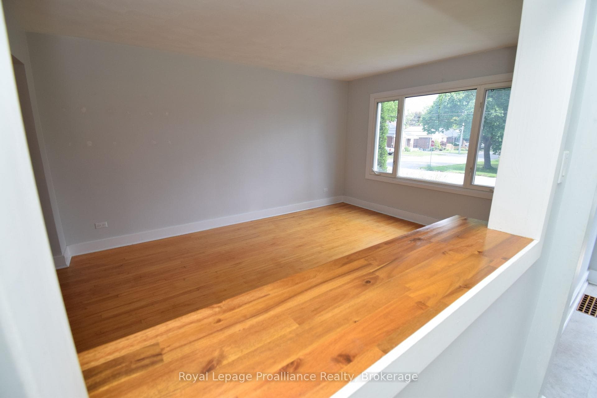 22 Reynolds Crescent photo 10