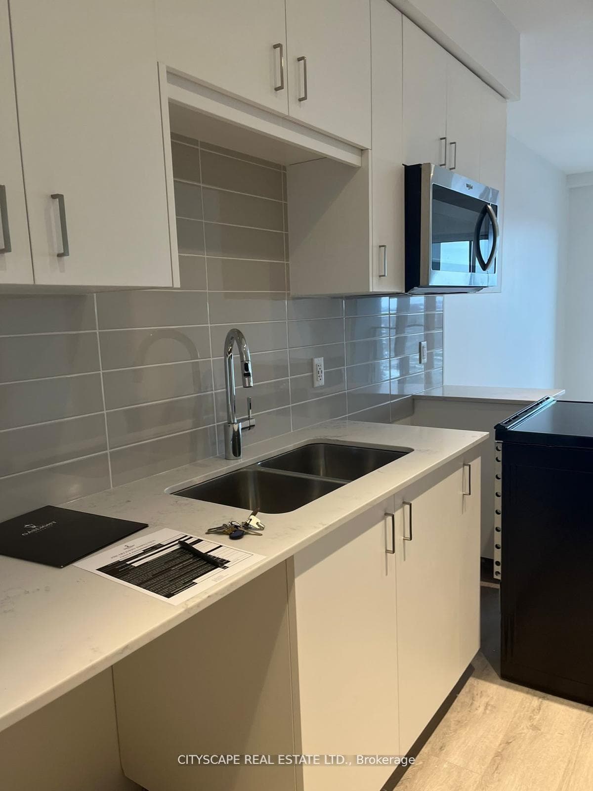 15 Glebe Street Unit 1505 photo 3