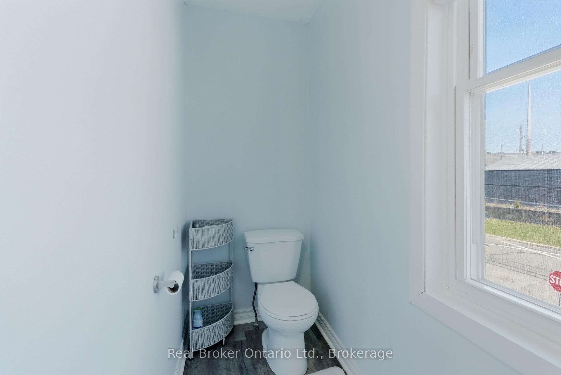 154 Niagara Falls Road photo 31