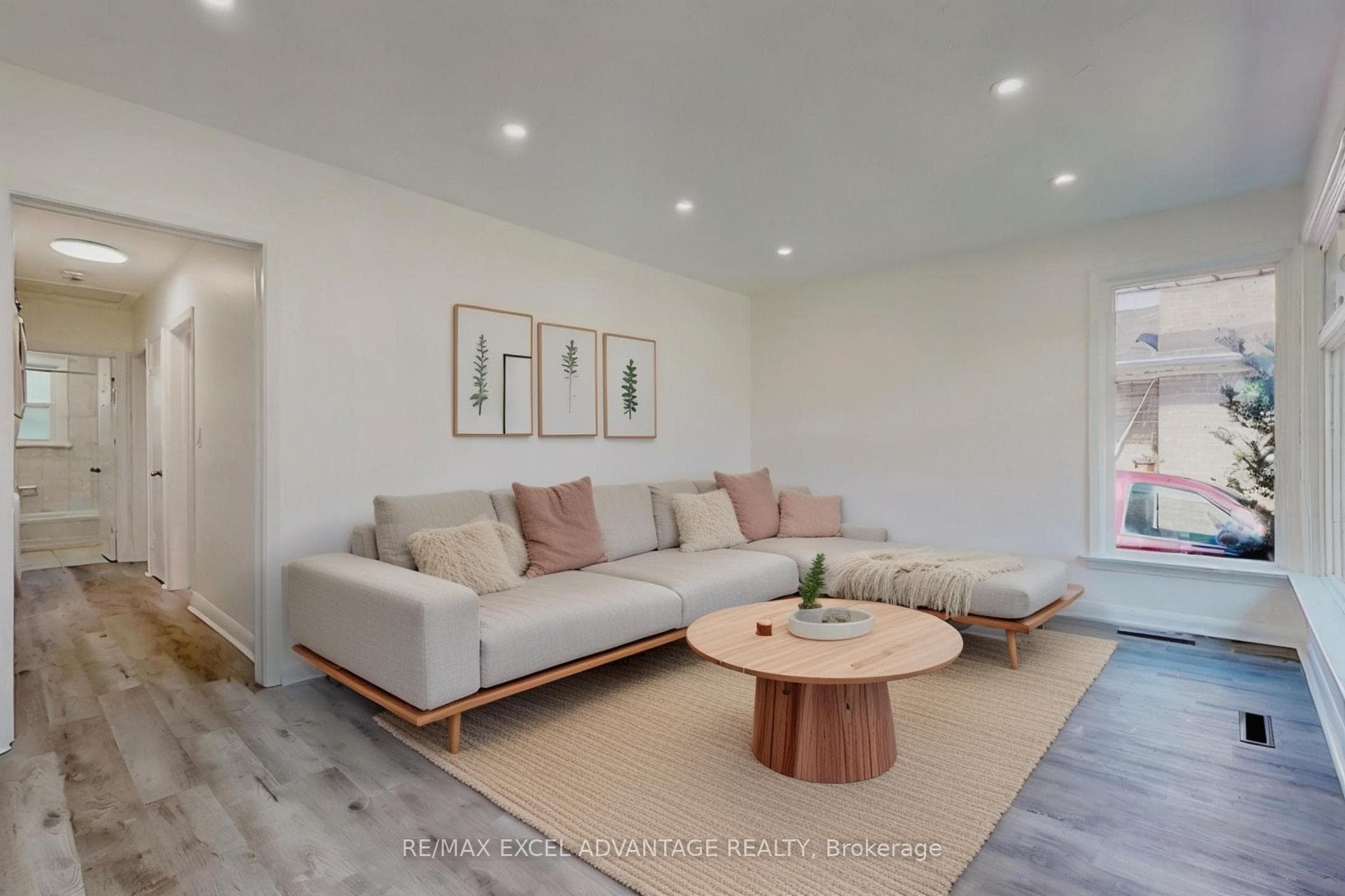392 Humewood Avenue Unit Main photo 1