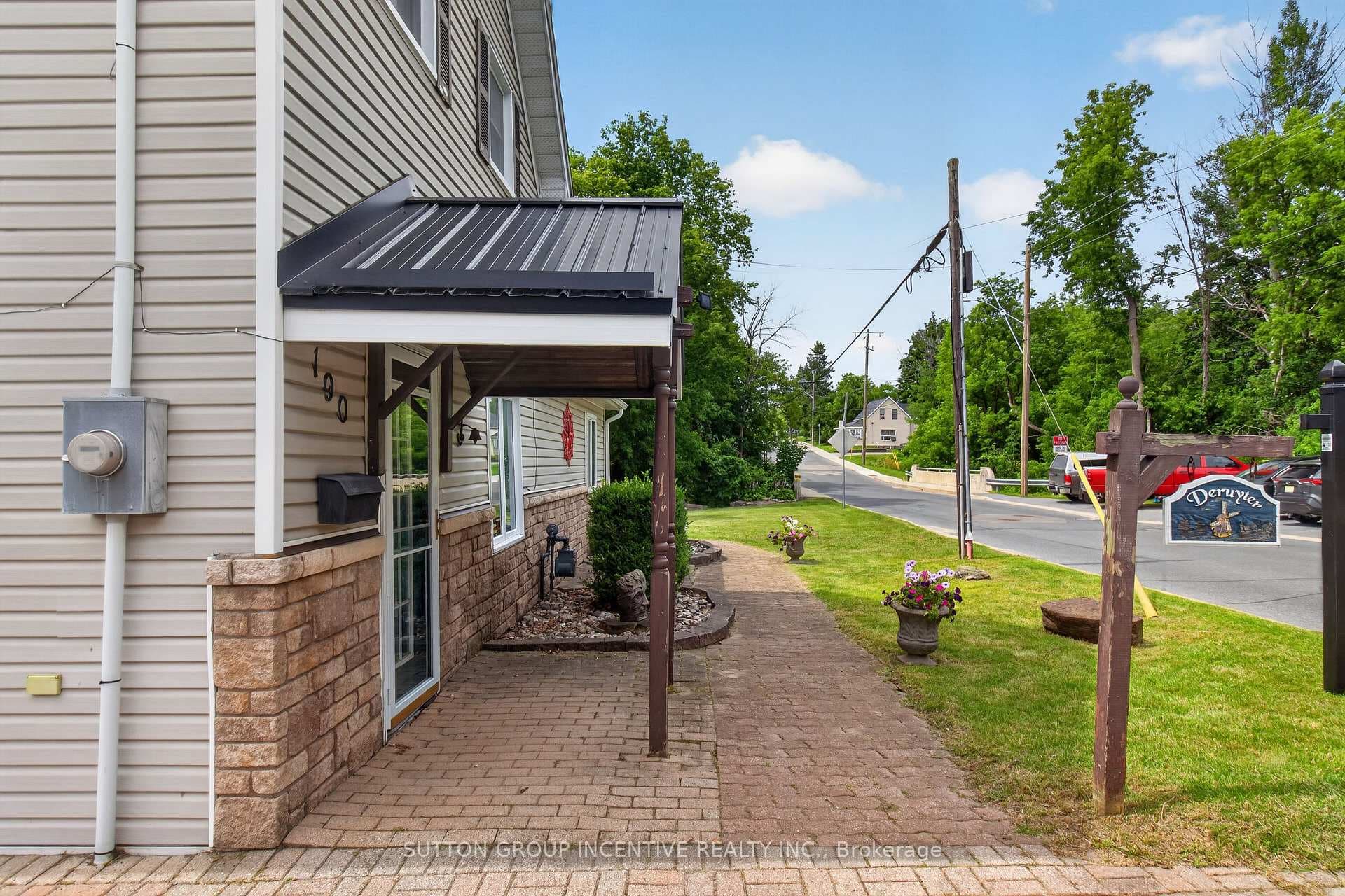 190 Bartholomew Street photo 5