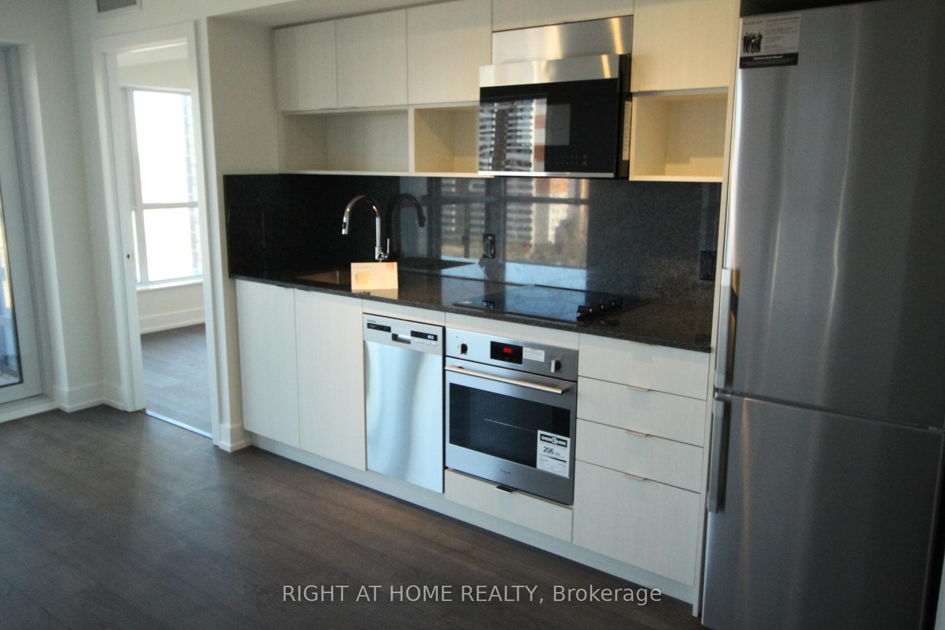 9 Mabelle Avenue Unit 416 photo 11
