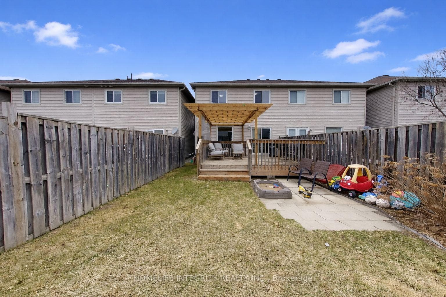 120 Stonemount Crescent photo 4