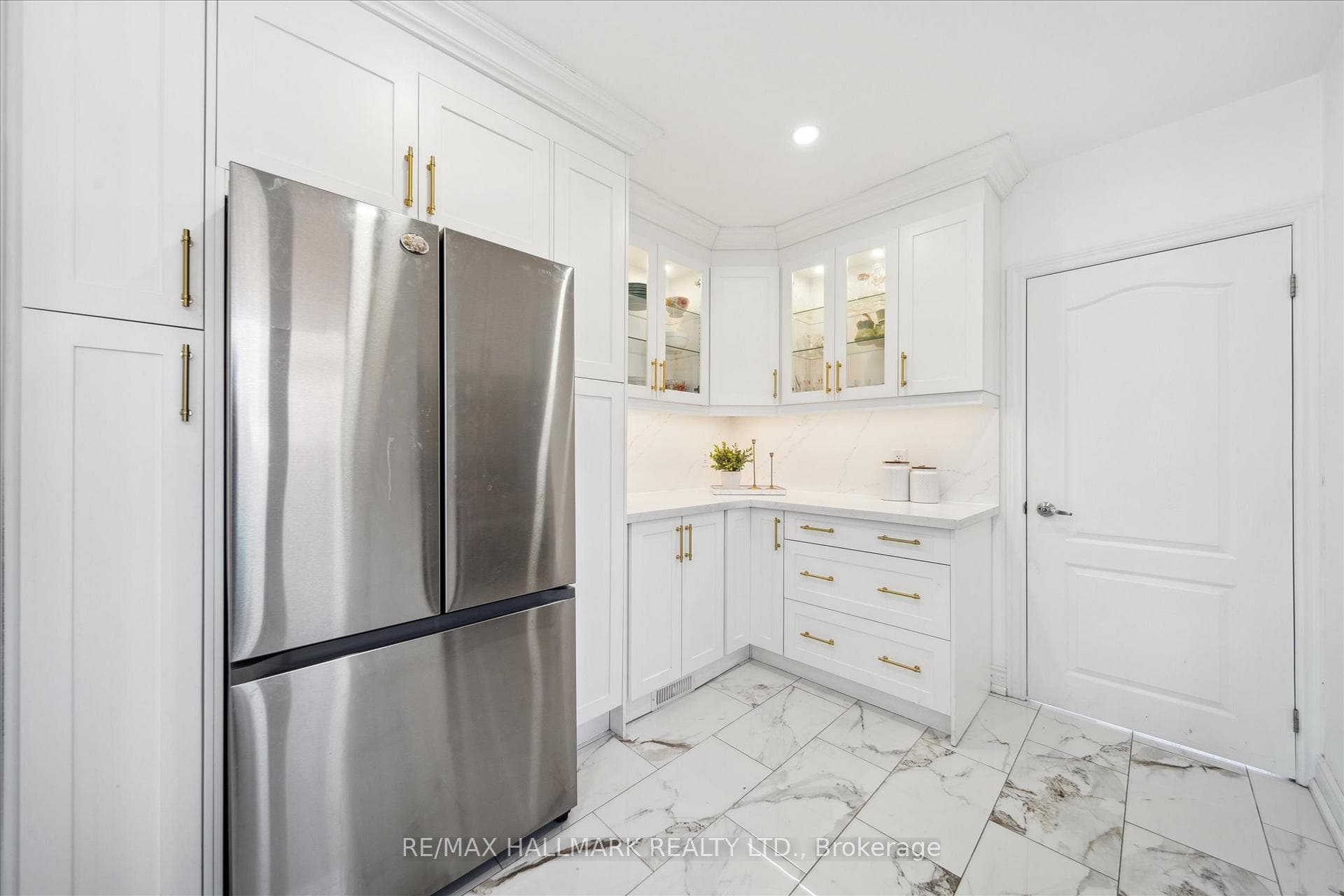 728 Brimley Road photo 17