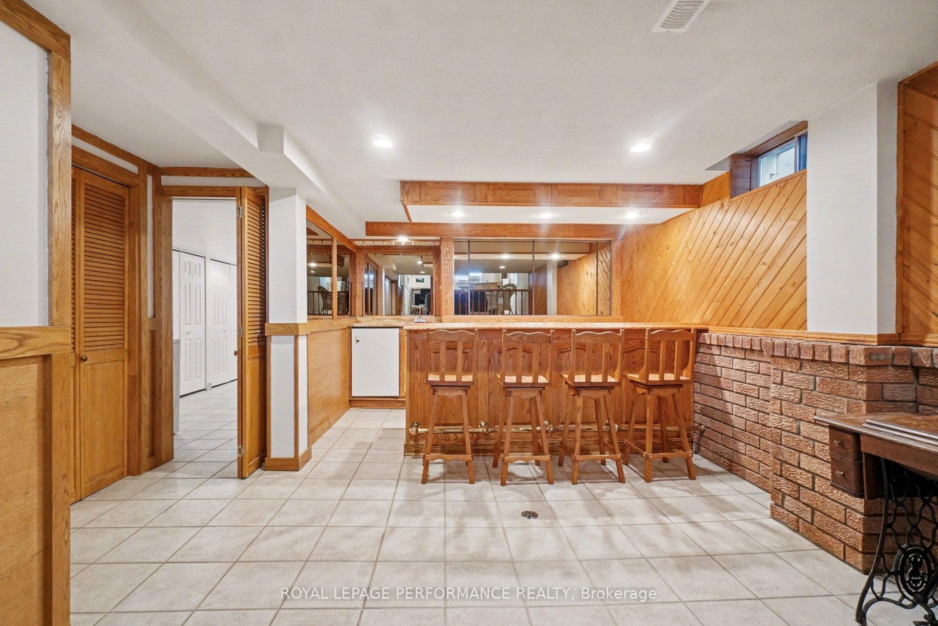 1104 Burgundy Lane photo 26
