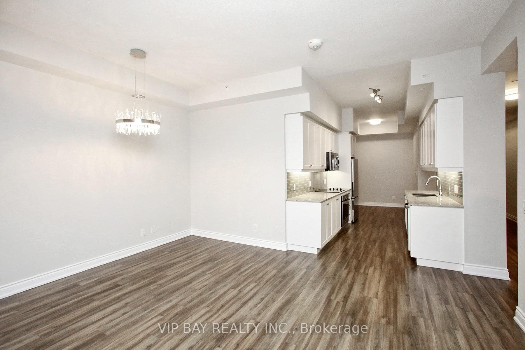 9618 Yonge Street Unit 1608 photo 3