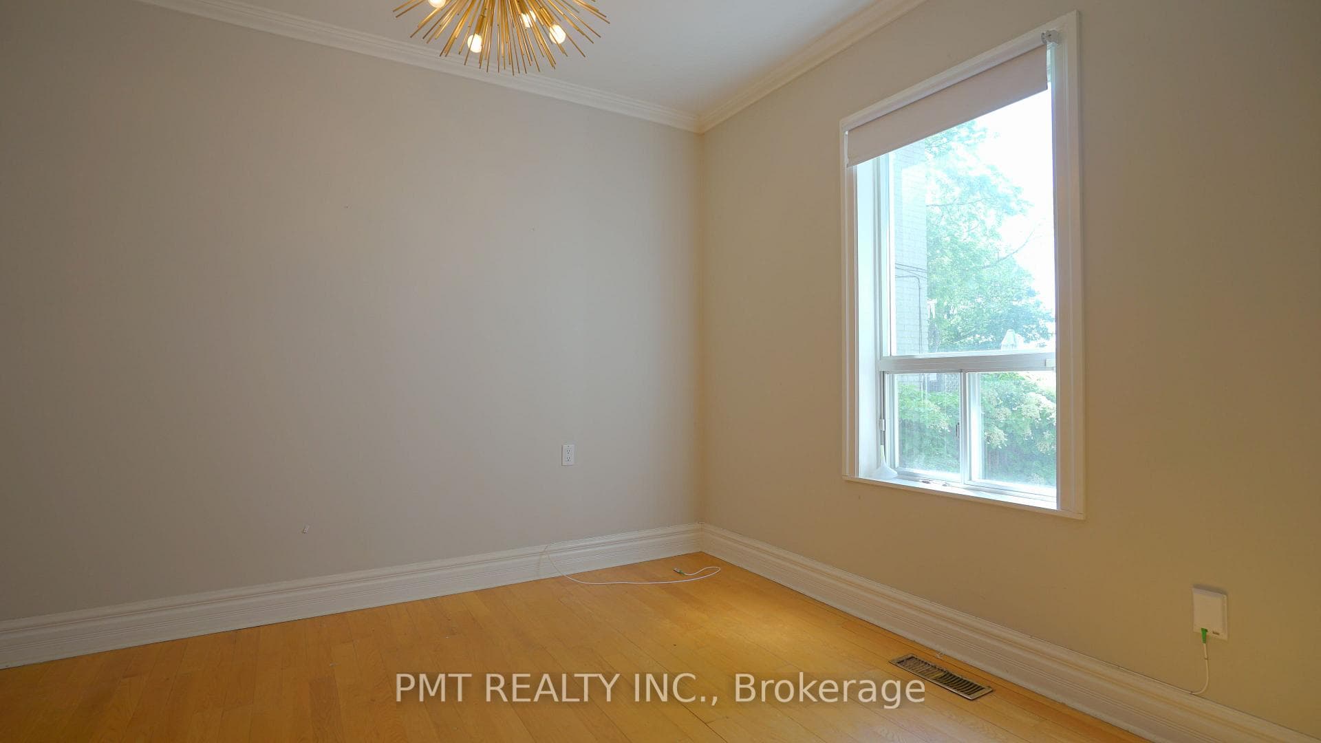 31 Burgess Avenue photo 12