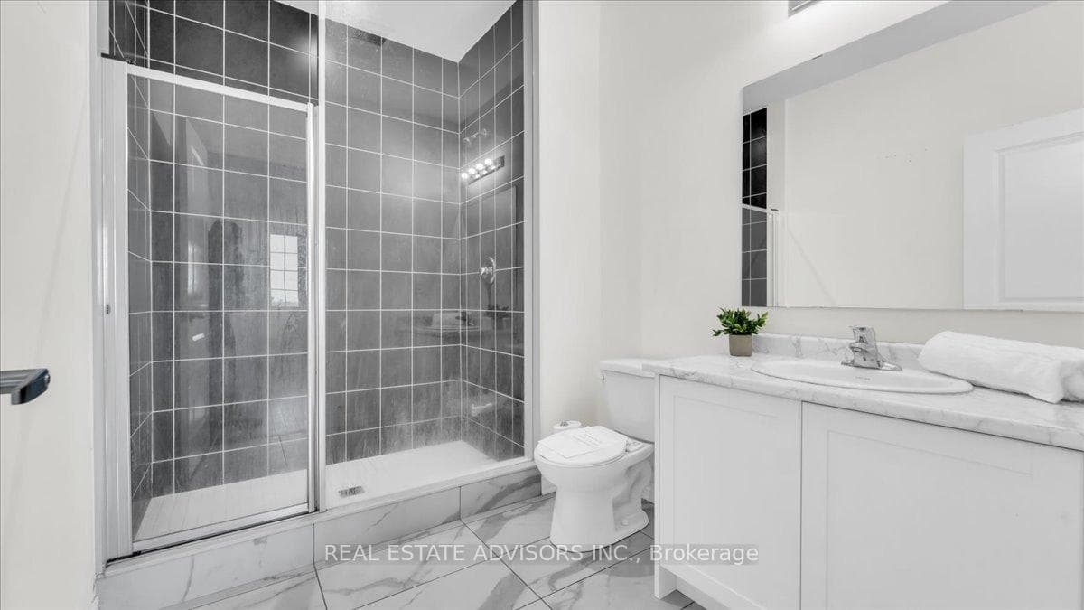 2 Tweedhill Avenue photo 32