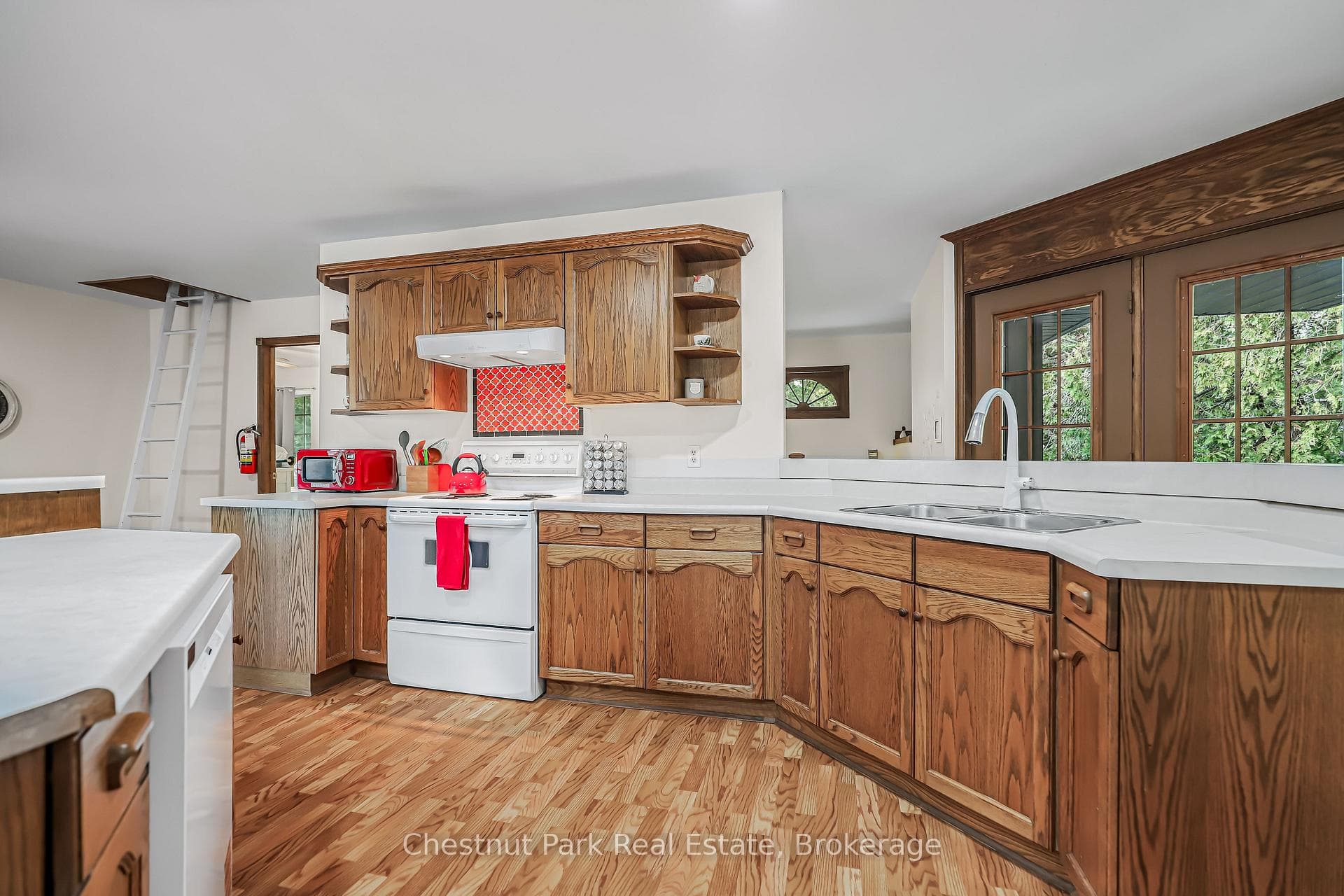 137 Pine Tree Harbour Road photo 26