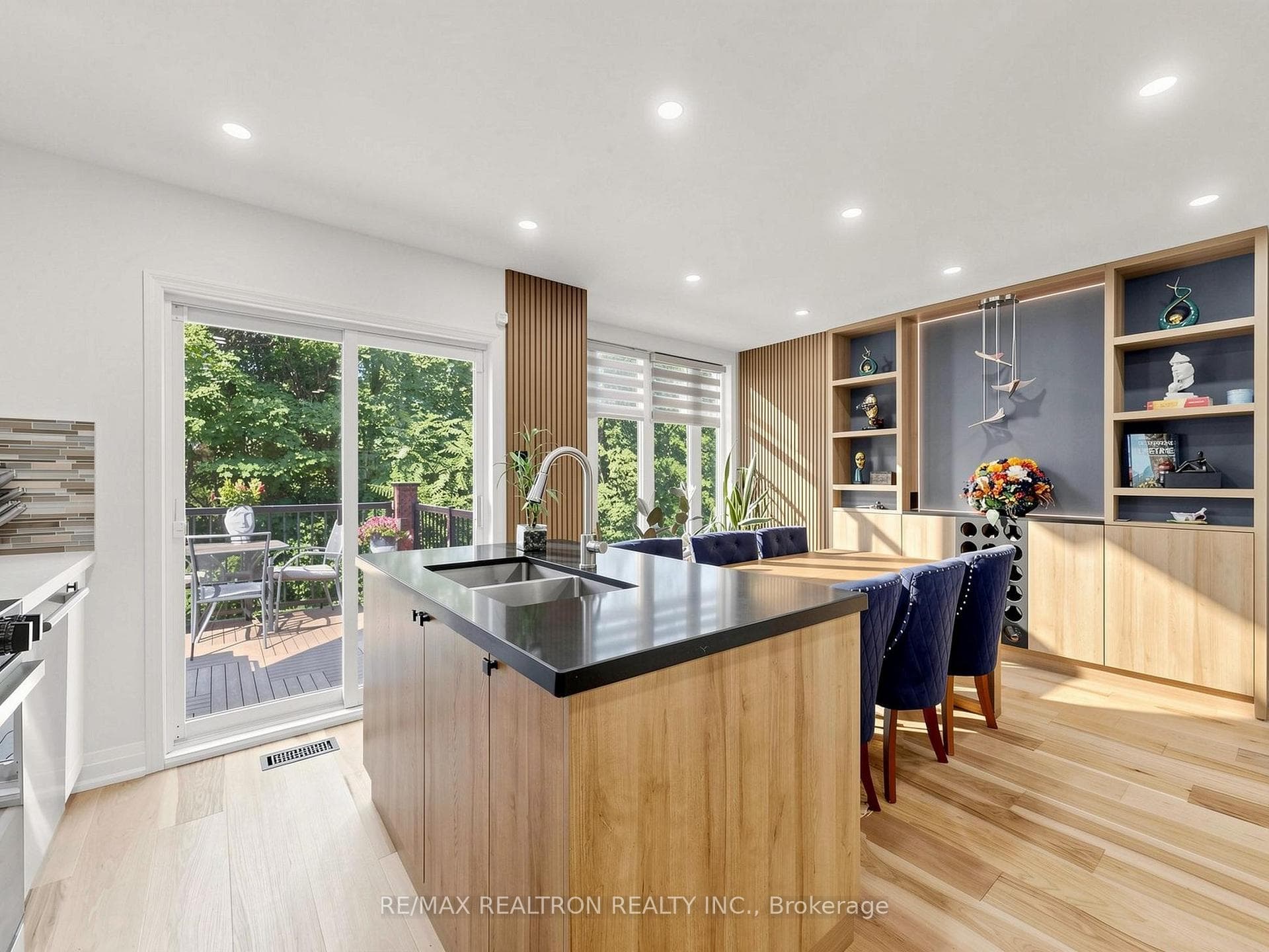 68 Dallimore Circle photo 9