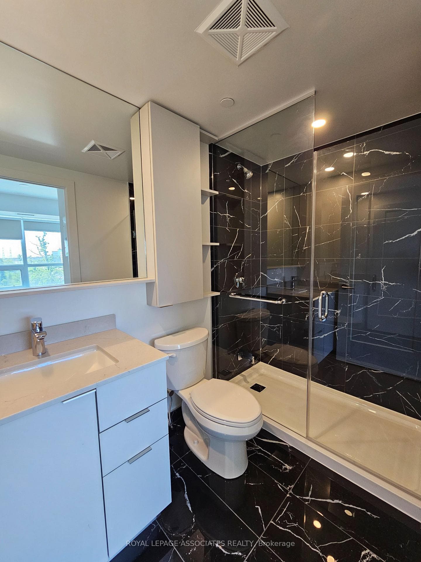 8 Cedarland Drive Unit 717 photo 14