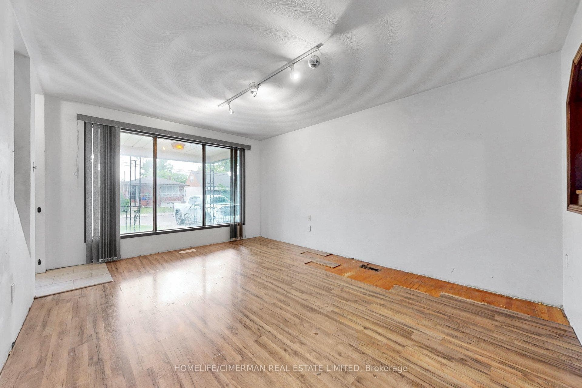 166 Normanhurst Avenue photo 4