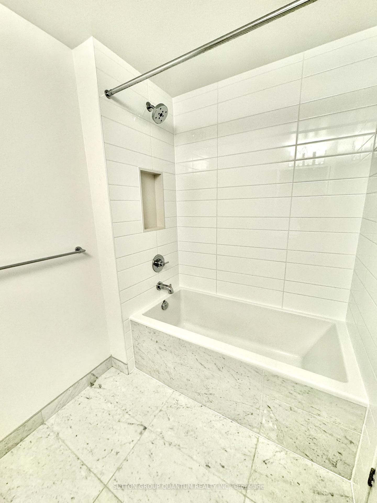 38 Iannuzzi Street Unit 1002 photo 14