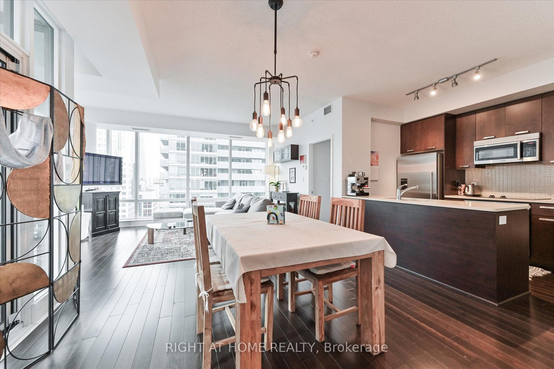 295 Adelaide Street Unit 2107 photo 10
