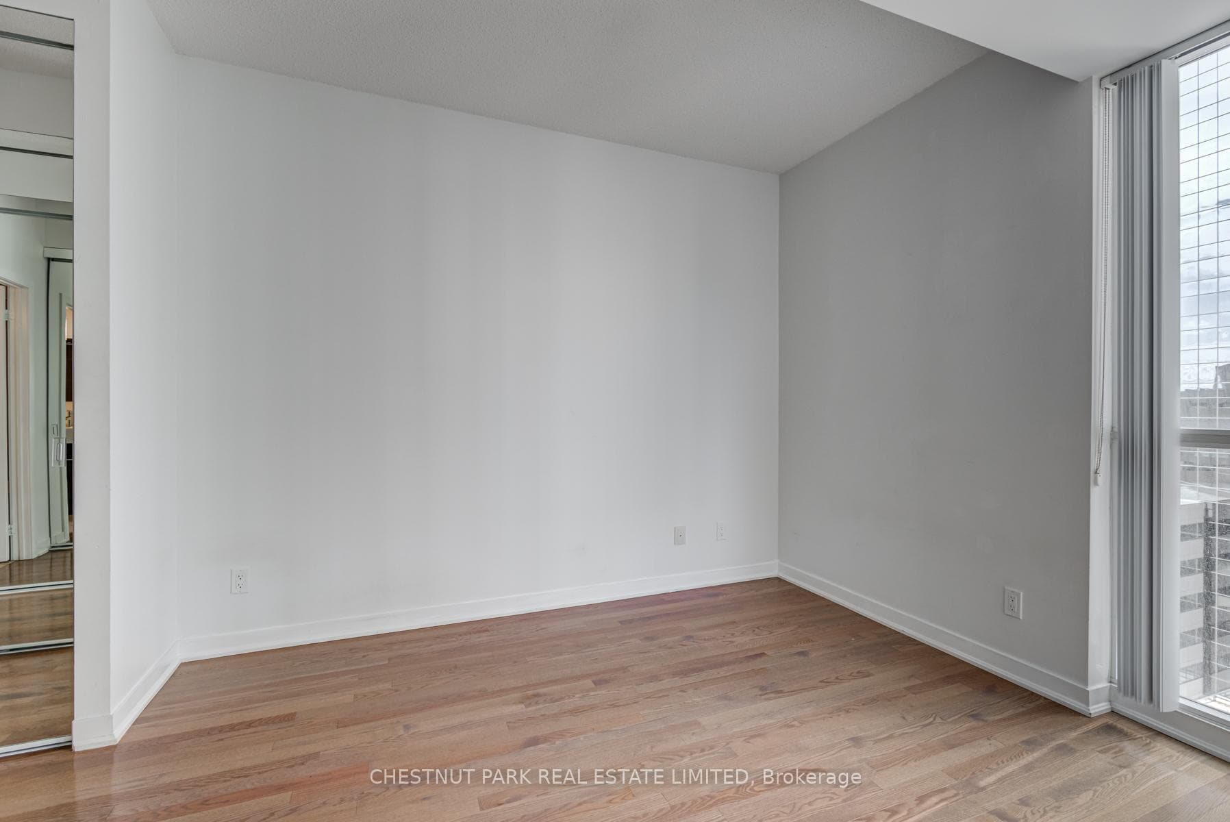 770 Bay Street Unit 1106 photo 9