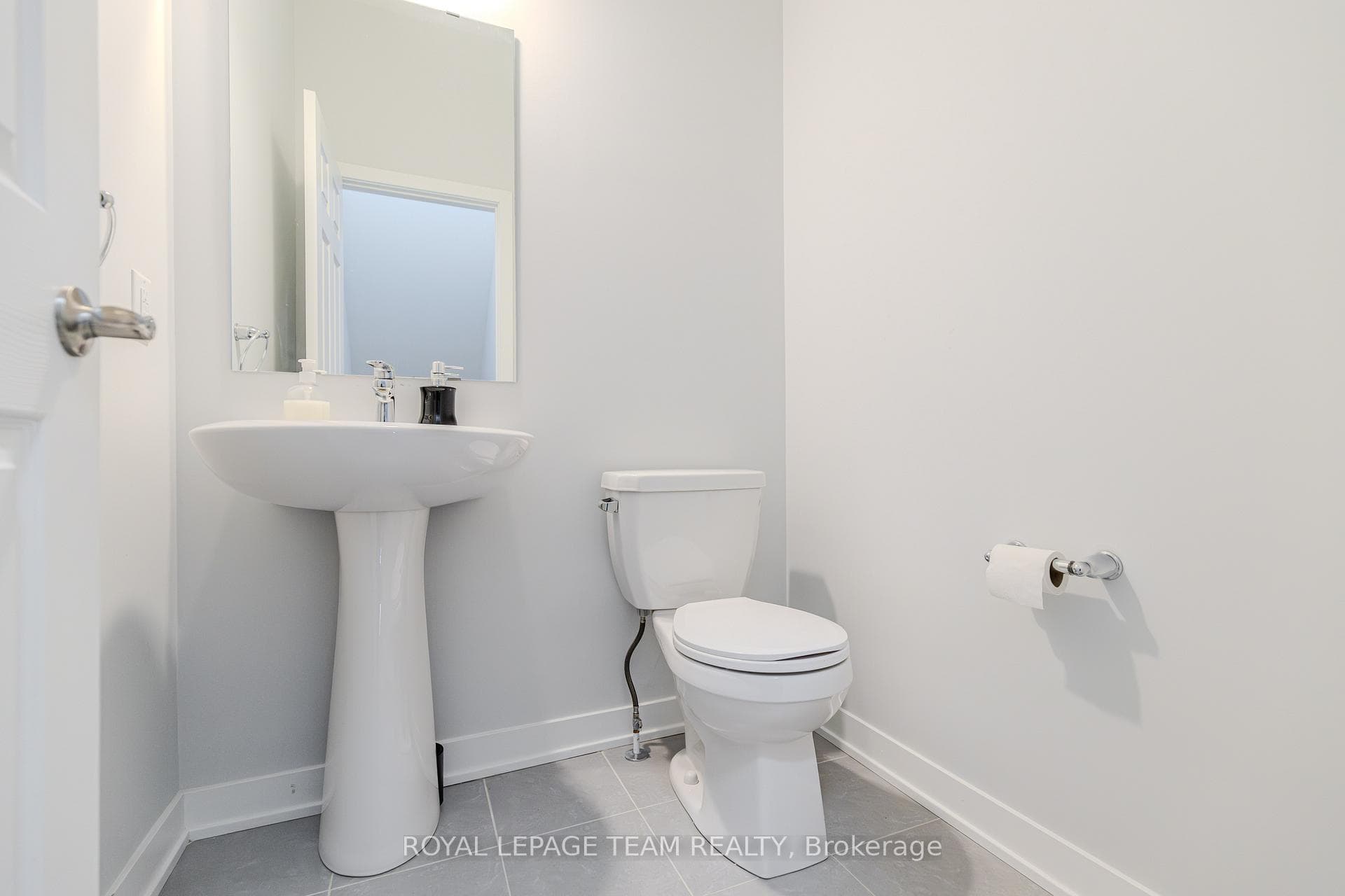 22 Stitch Mews photo 10