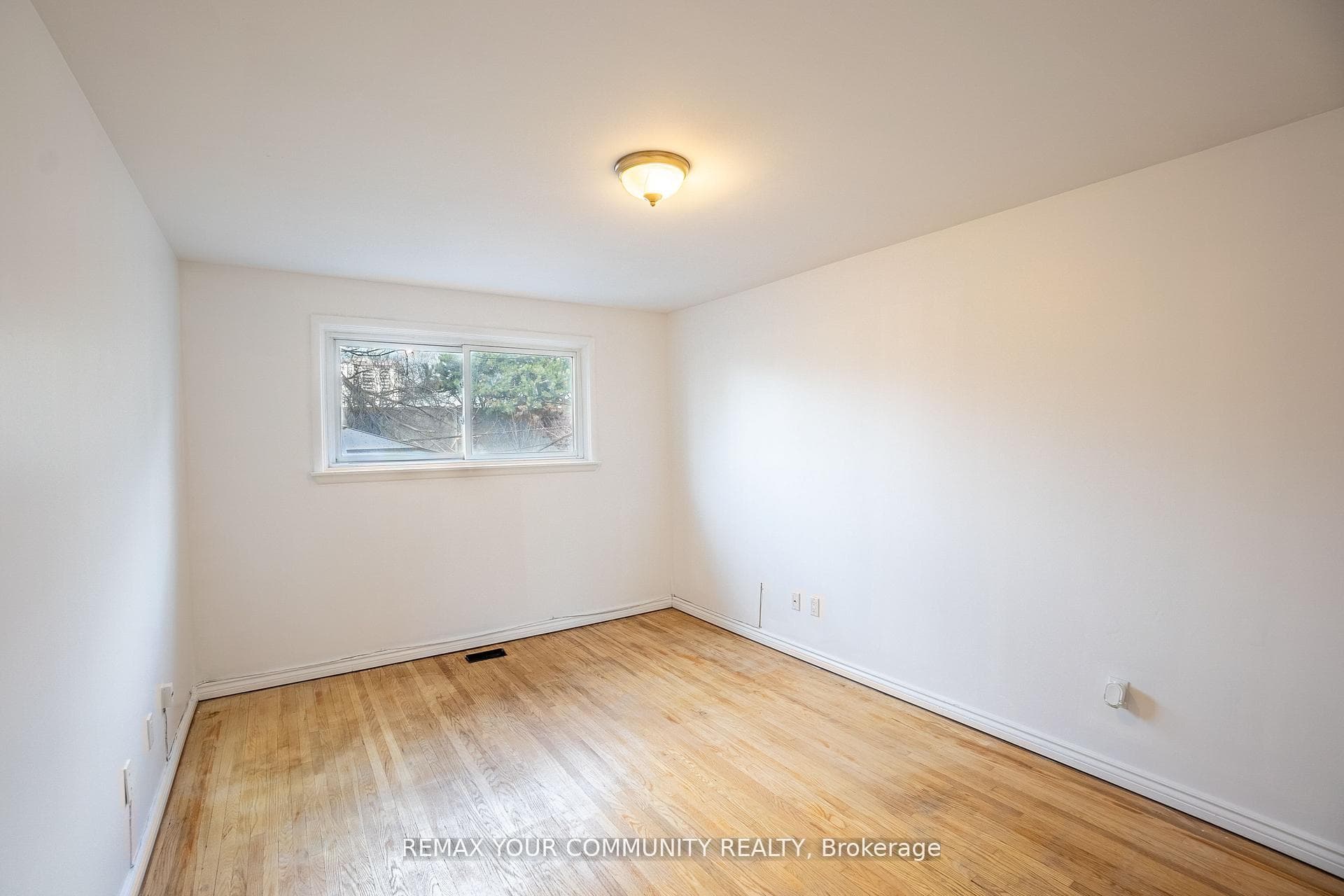 32 Marbury Crescent photo 14