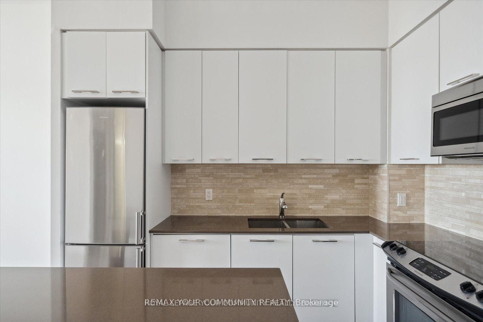 9471 Yonge Street Unit 230 photo 7
