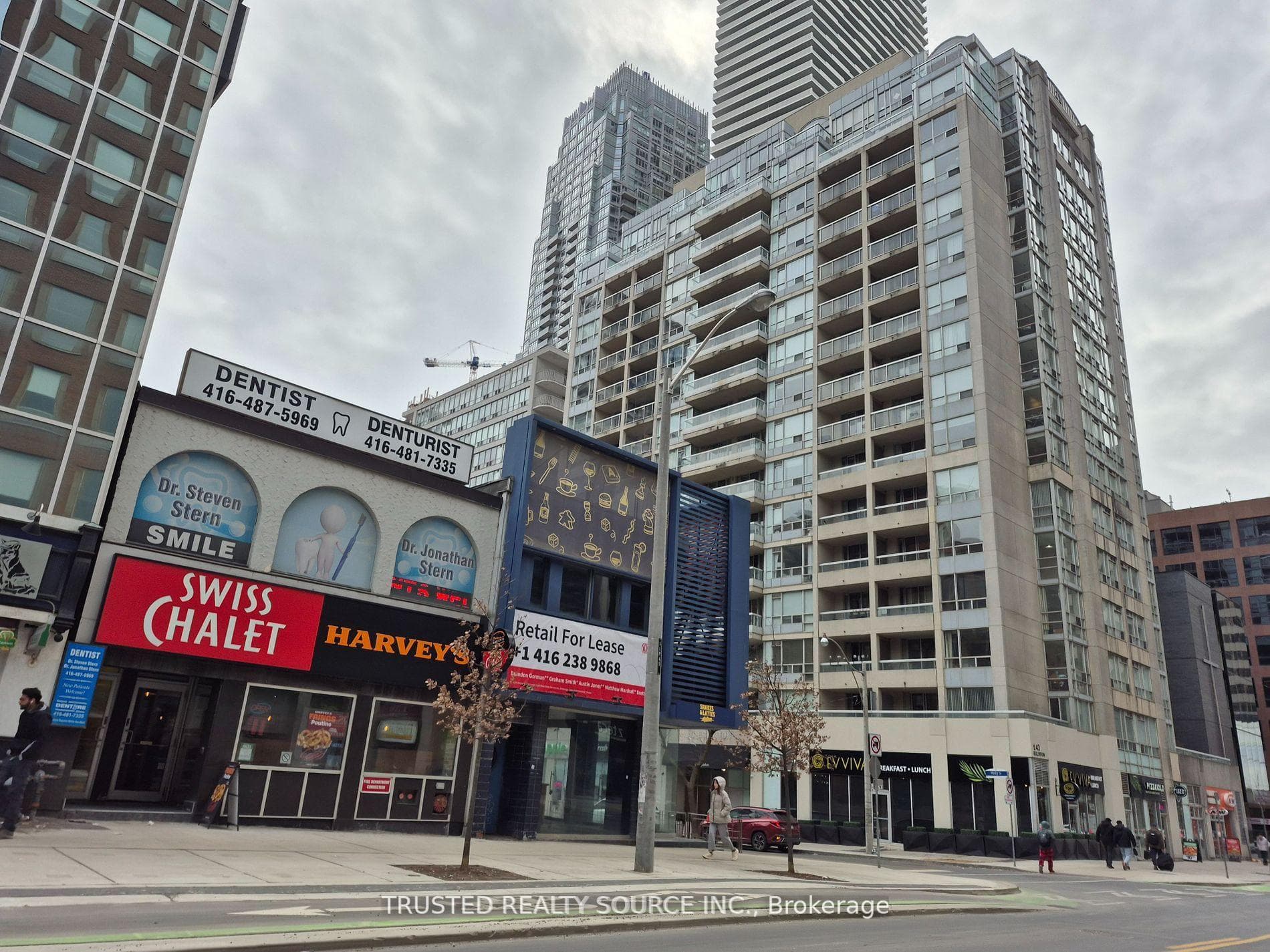 43 Eglinton Avenue Unit 1807 photo 3
