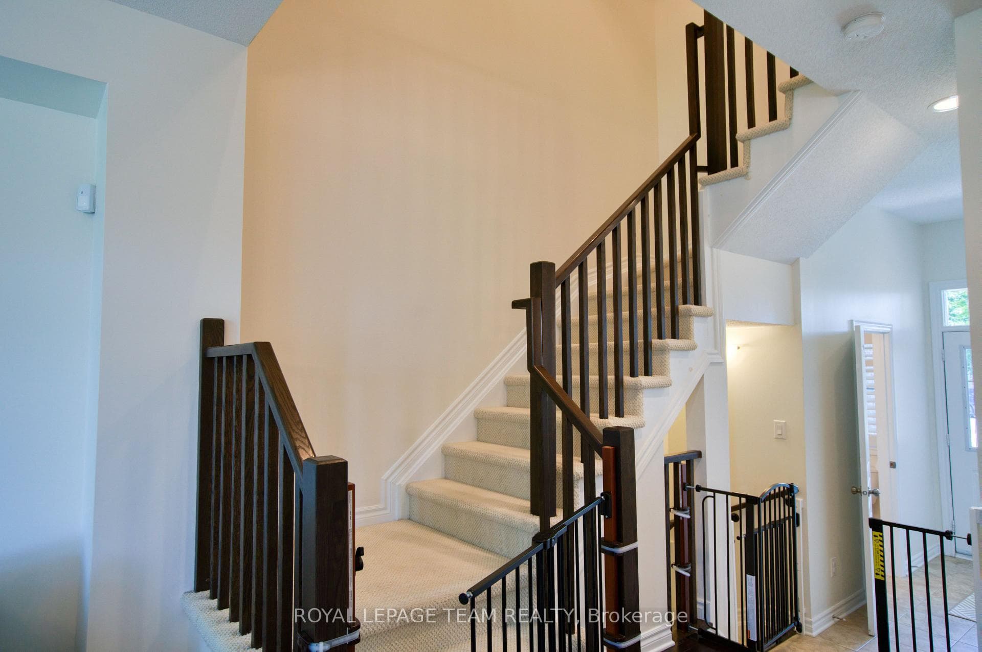 485 Foxhall Way photo 21