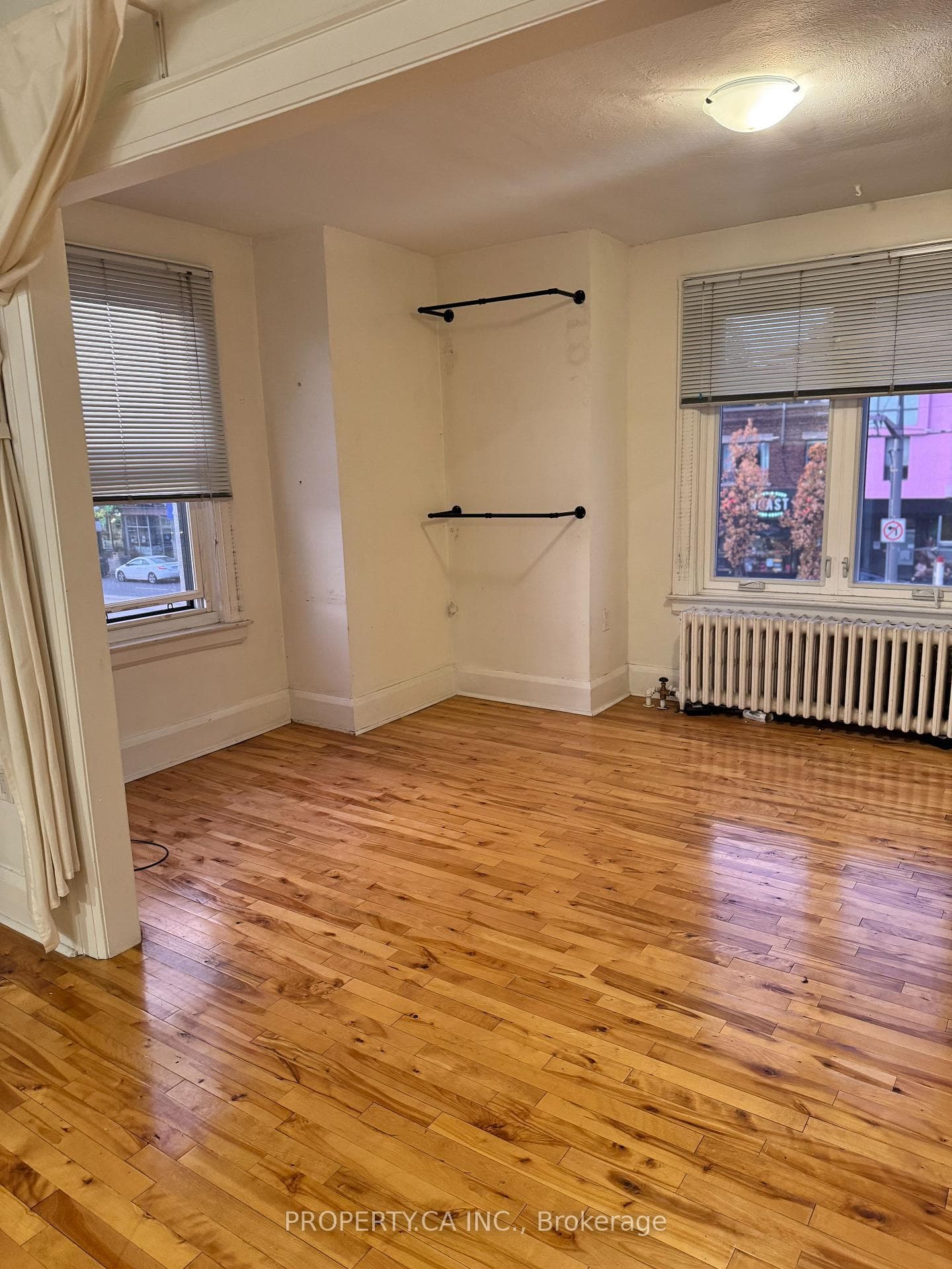 781 St. Clair Avenue Unit 12 photo 4