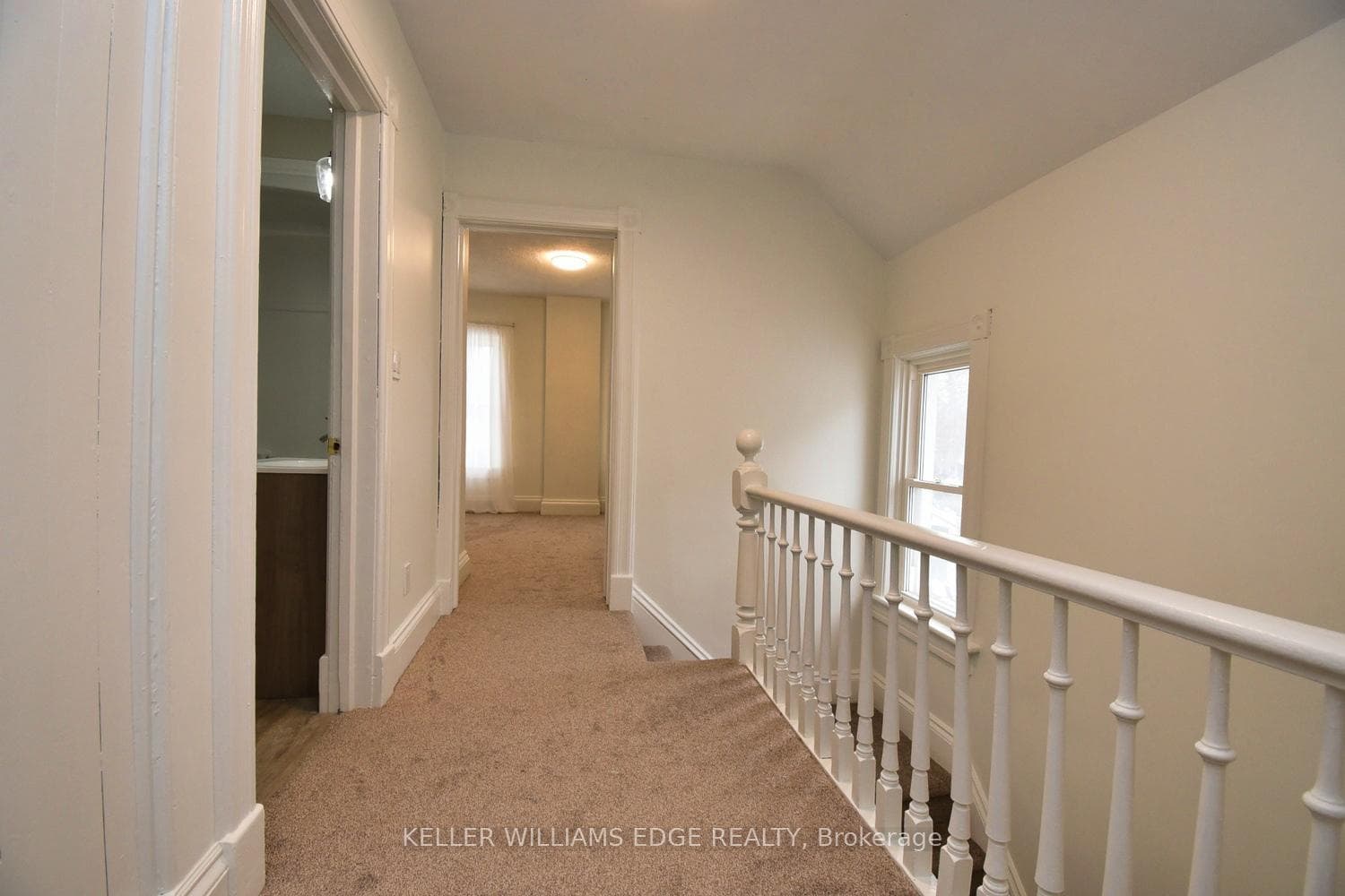 89 Oak Street photo 19