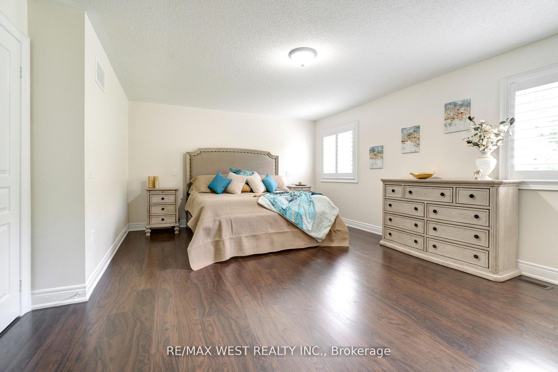 32 Brookwater Crescent photo 10