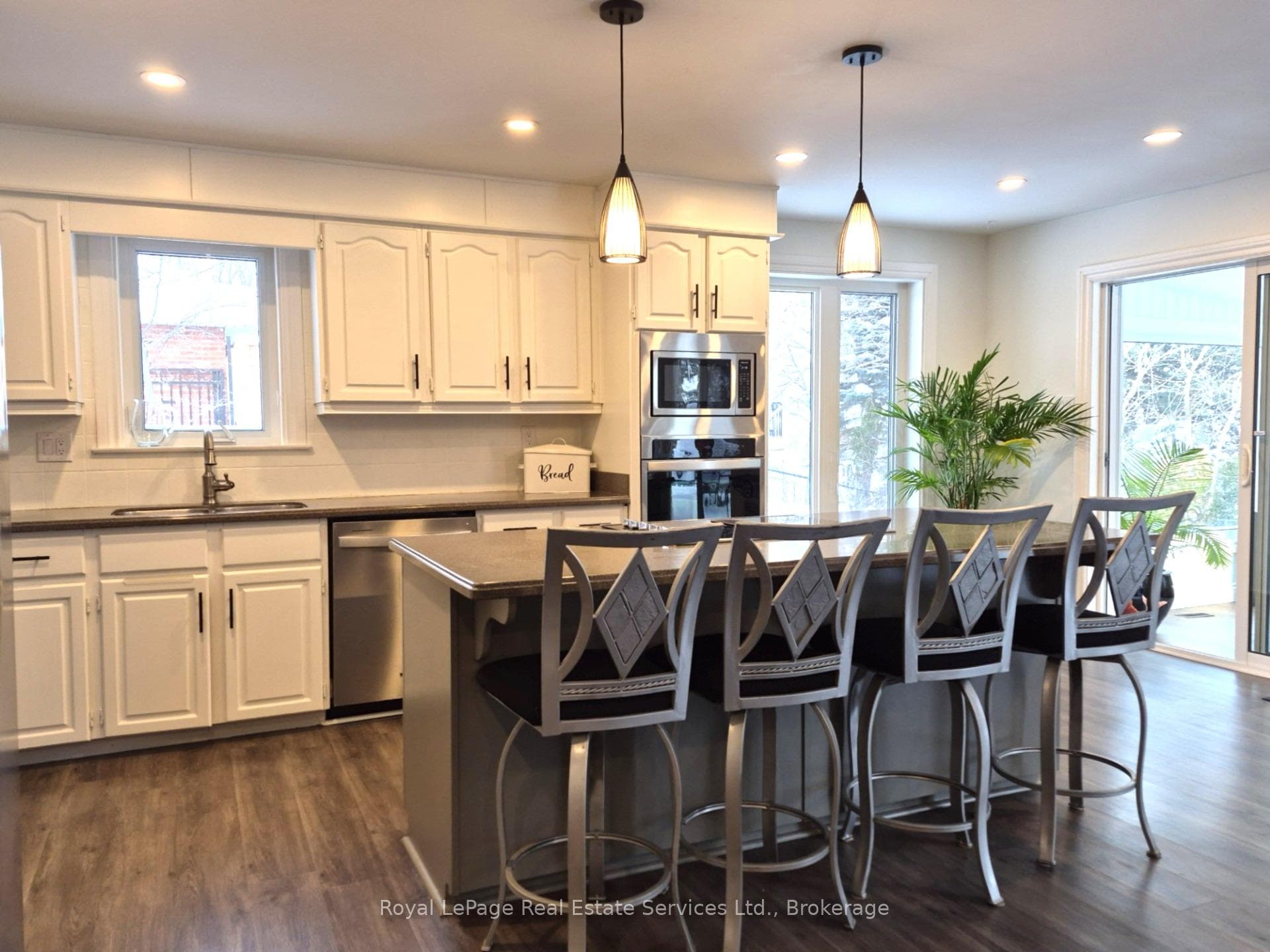 184 Dundas Street photo 10