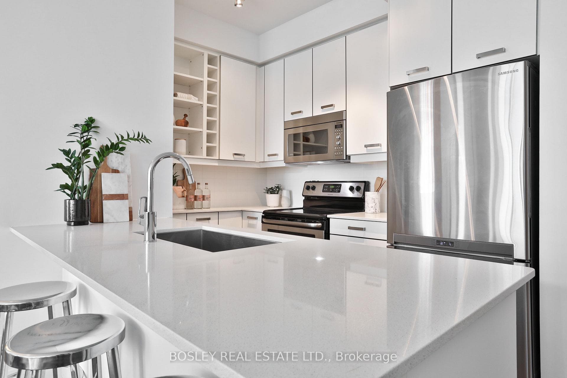 530 St Clair Avenue Unit 1805 photo 6