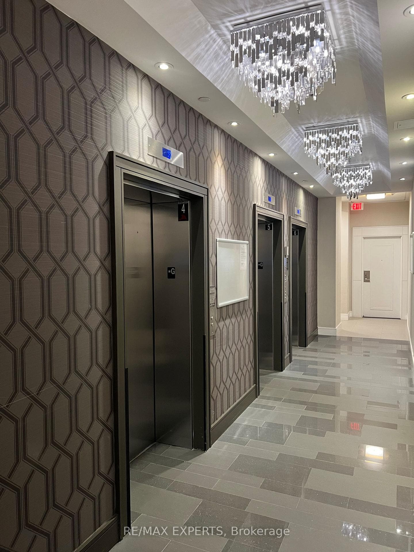 9205 Yonge Street Unit 1611 photo 11