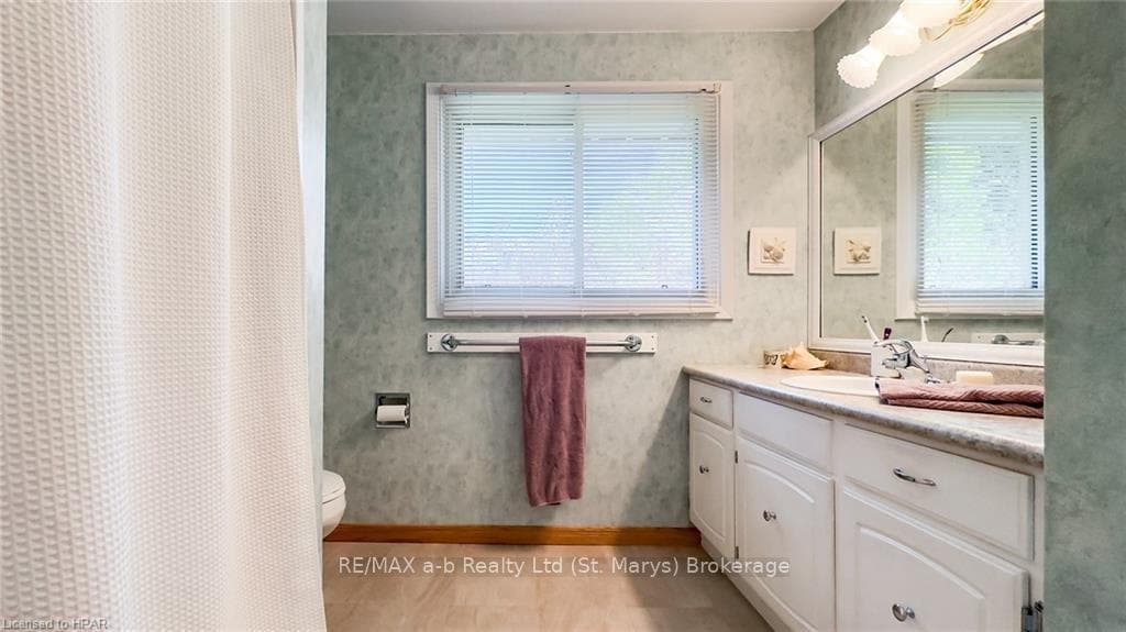 3 SPARLING Crescent photo 28