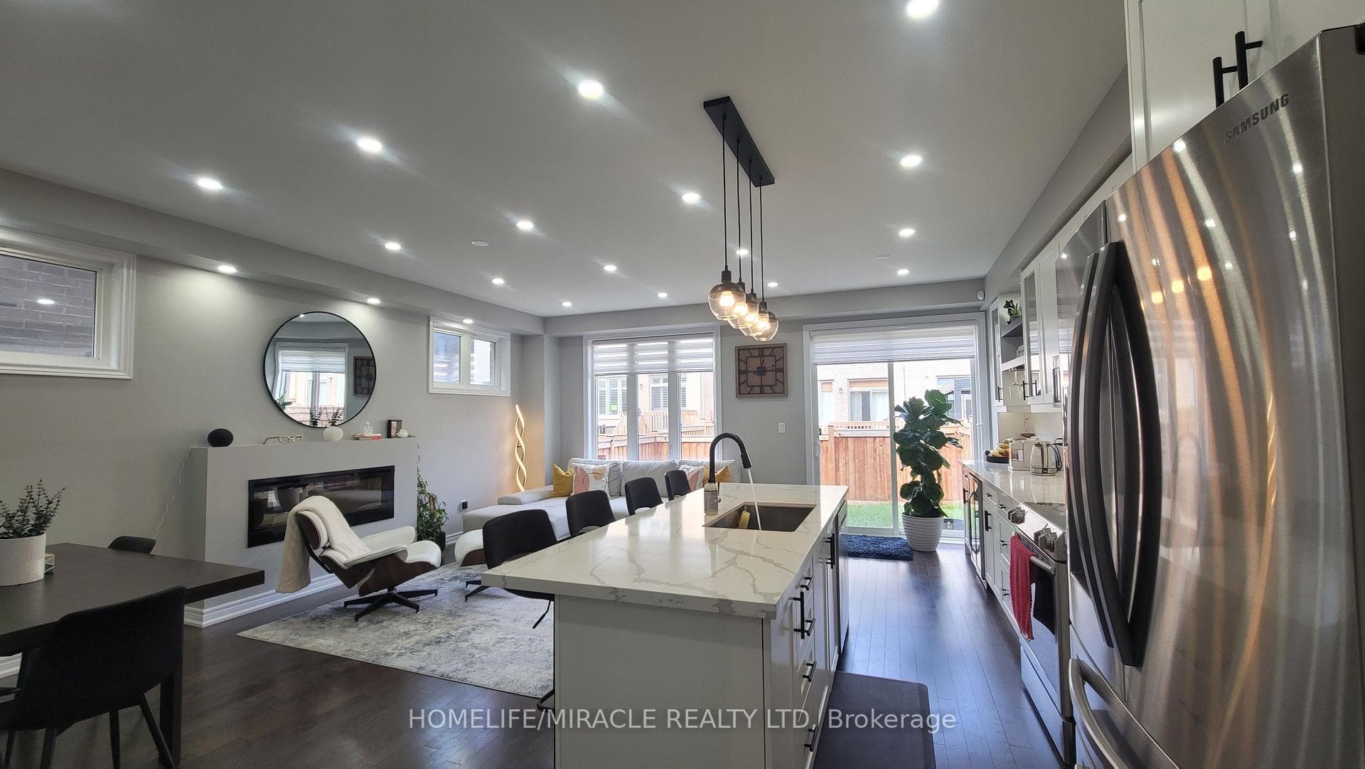 1319 Chee Chee Landing photo 6