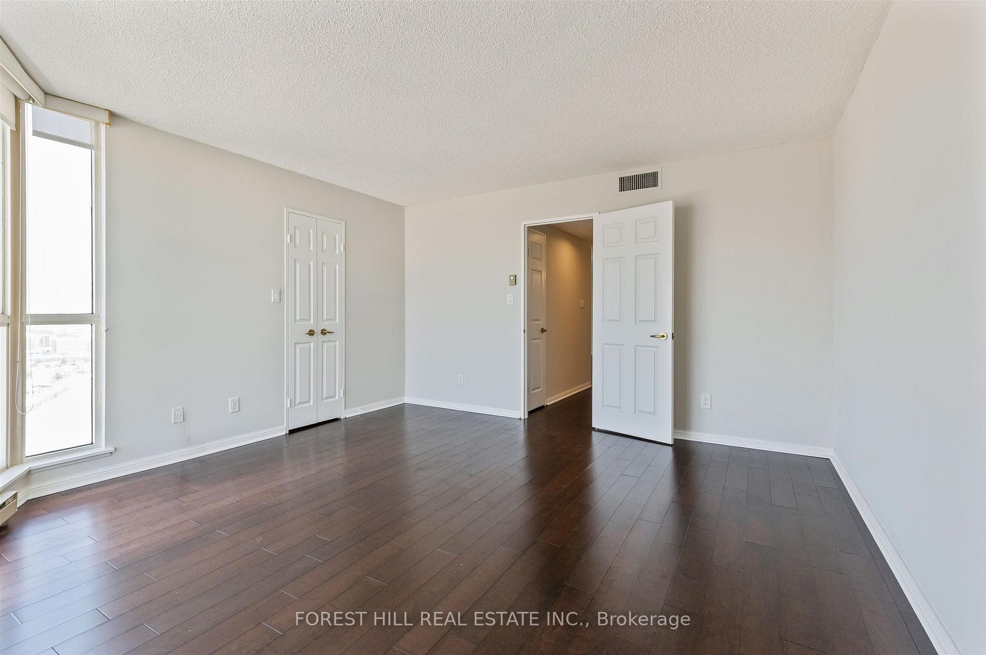 85 Skymark Drive Unit 2305 photo 34