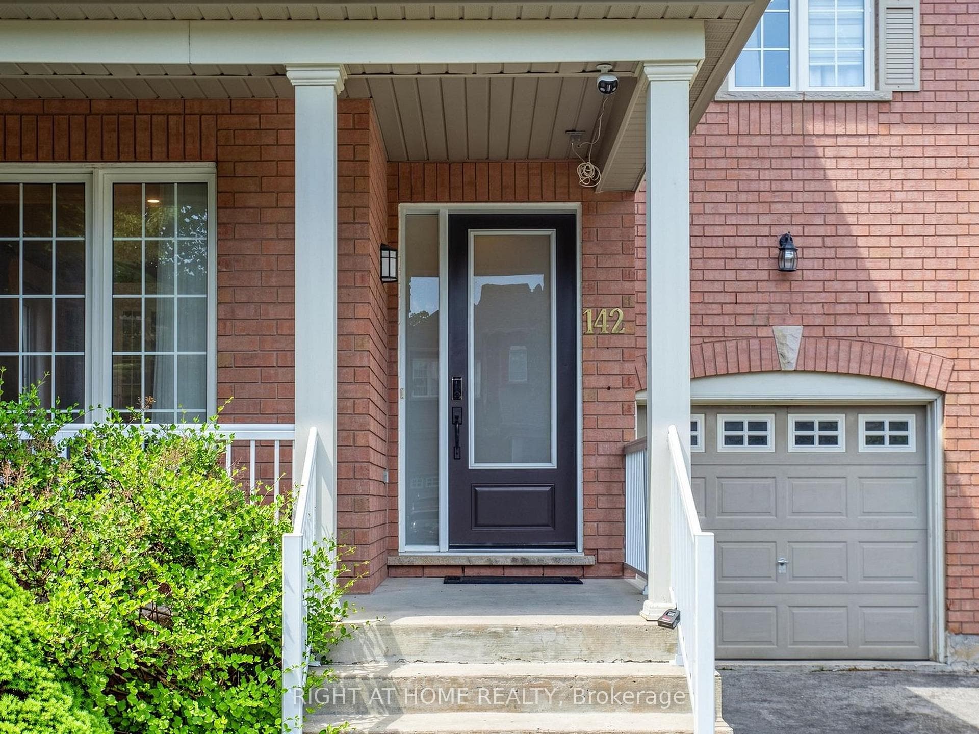 142 Alfred Smith Way photo 2