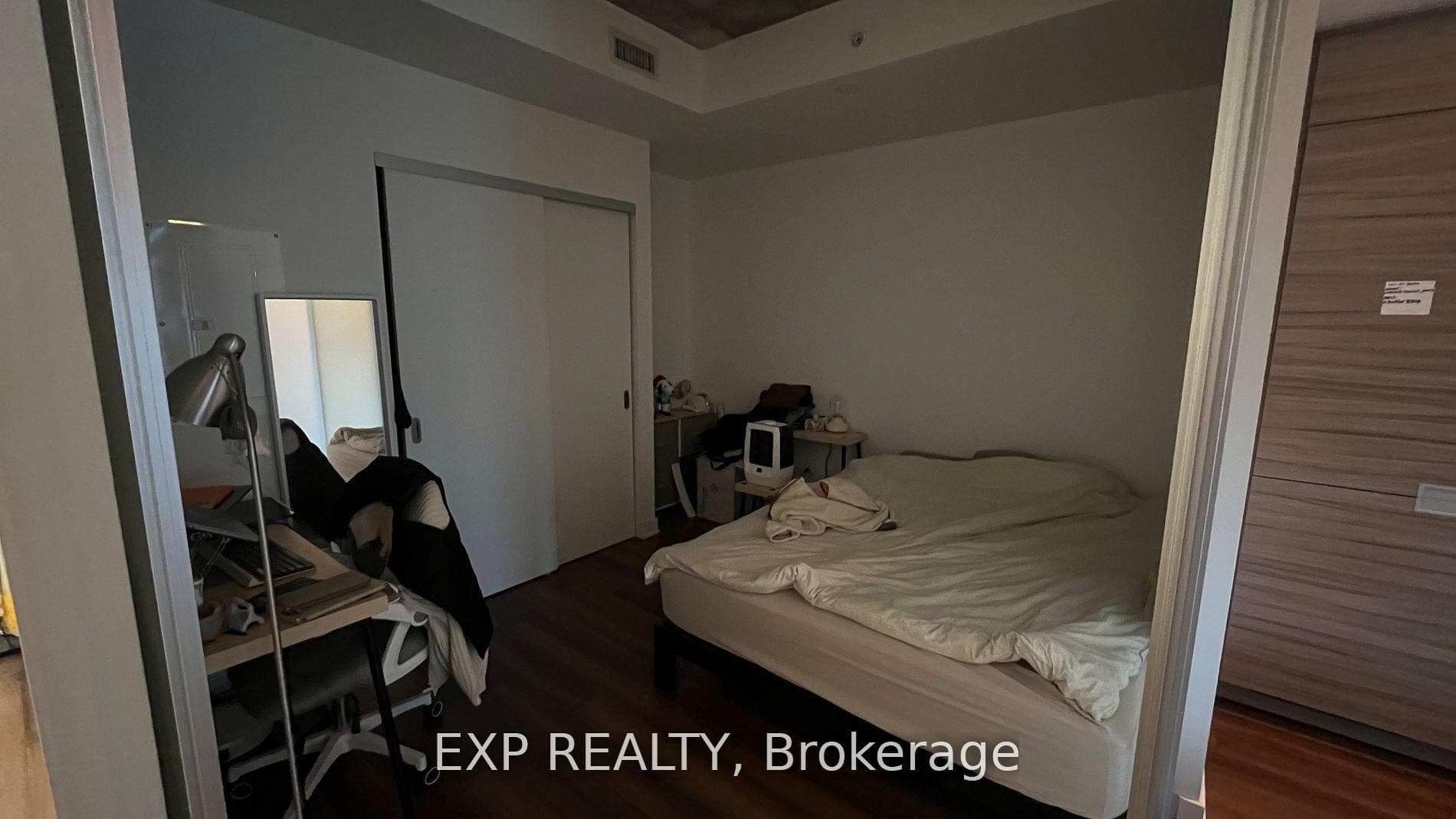 210 Simcoe Street Unit 902 photo 7