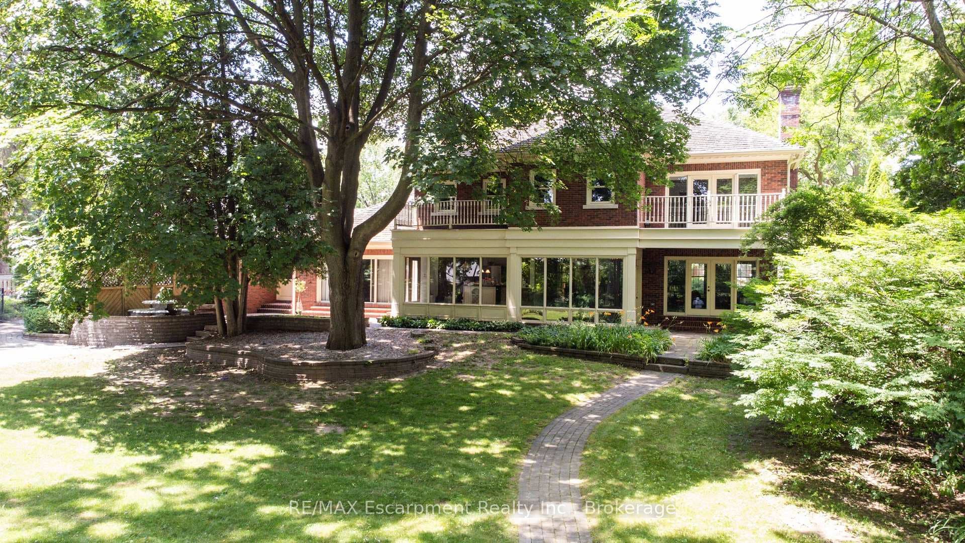 488 Macdonald Road photo 4