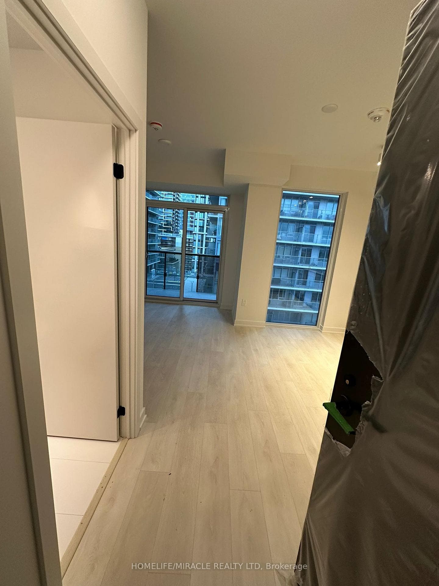 117 BROADWAY Avenue Unit 1003 photo 2
