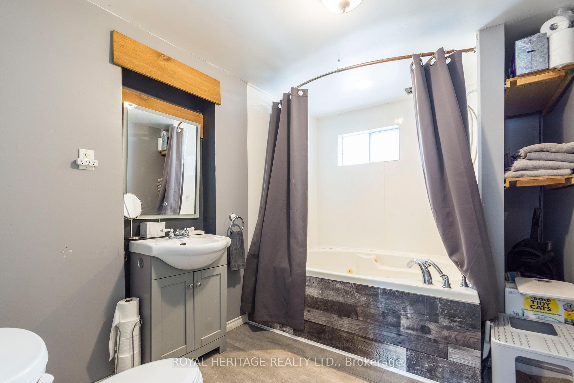 359 Dufferin Avenue photo 15